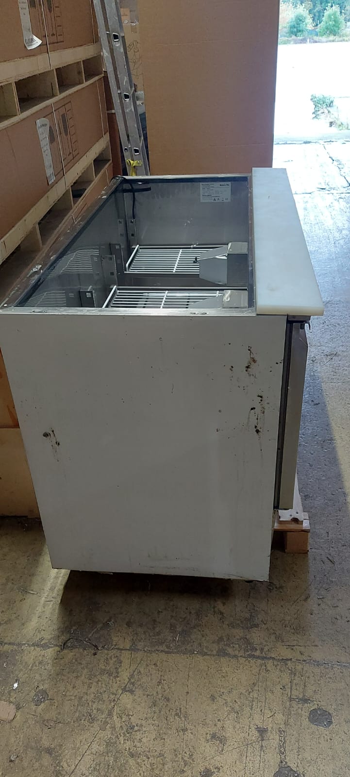 THS903CG - Saladette réfrigérée 3 portes + Vitres Bombées - 1365 x 700 x 1330 mm